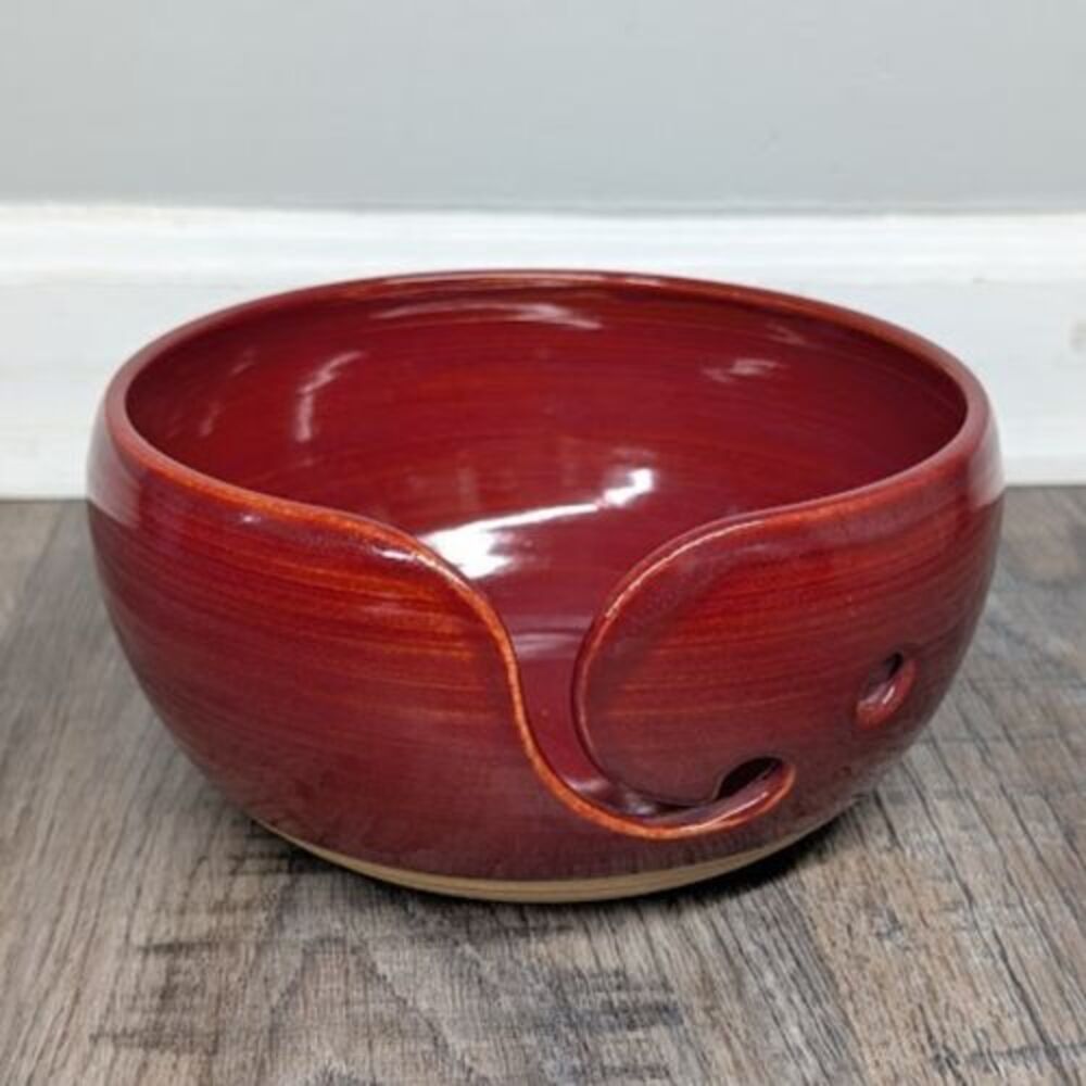 7" Ceramic Yarn Bowl For Knitting Or Crocheting In Red/Tan